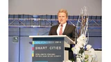 VDE-Präsident Dr. Joachim Schneider: „Wir dürfen nicht vergessen, dass Technik für den Menschen da ist, und müssen die Technikakzeptanz im Auge behalten.“ 