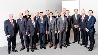 Siemens meldete im Geschäftsjahr 2014 rund 4300 Patente an. Dabei gehen über 900 Patente auf die Kappe von 12 Forschern. Sie wurden nun in München als »Erfinder des Jahres 2014« ausgezeichnet. Zudem will das Unternehmen rund 400 Millionen Euro zusätz