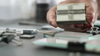 Grundlage für das neue Material sind leitfähiger Beton und organische Flüssigkeiten. 