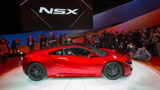 Hingucker in Detroit: Nach der Ankündigung vor 3 Jahren hat Honda den NSX vorgestellt.