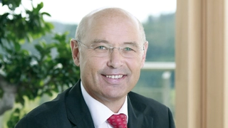 Detlev Schneider, TQ  »Wir wollen mit unseren fünf Geschäftsbereichen bis  2021 weiterhin solide aus eigener Kraft wachsen und wären dann mit der aktuellen Wachstumsrate bei einem Umsatzziel von 500 Millionen Euro.«