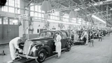 Produktion des Mercedes-Benz 220 im Jahre 1951.