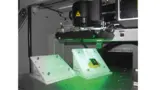 Mit simplen Rampen und einer nicht schrumpfenden Paste lassen sich kostengünstig Halterungen für die Laser-Direktstrukturierung anfertigen.