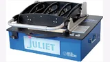 Bild 2. Ein produktionstauglicher JTAG/Boundary Scan Tester namens Juliet. Er kombiniert die gesamte Systemelektronik und die Prüflingsadaption per Wechselkassette in einem Komplettgerät, wird durch einen externen PC oder Laptop über USB 2.0 oder LAN