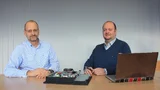 Ralph Ostertag (links) und Ioannis Armenis wollen mit Embedded Core-Farming die Rechenbedarfsherausforderungen der Industrie 4.0 meistern.