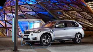 Plug-in-Hybrid-Serienautomobil BMW X5 xDrive40e