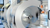 Bild 2: Mikro-Pullwinding-Anlage zur Herstellung von miniaturisierten Profilen aus Faserverbundkunststoff 