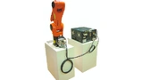 Bild 2. Ein Kleinroboter, der mit einem Han-Yellock 30 versorgt wird. Im Anbaugehäuse befindet sich ein Monoblock-30-Einsatz für 25 Kontakte, die zusammen einen Bemessungsstrom von 16 A (500 V) übertragen.