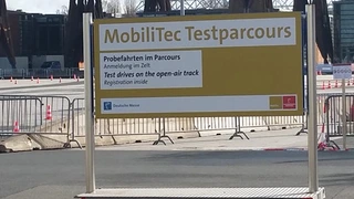 Auf dem Testparcours der Mobilitec ließen sich sowohl batterieelektrische und Hybrid- als auch Brennstoffzellenfahrzeuge testen.