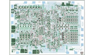 Der erste programmierbare Mikroprozessor war der 4-bit 4004 von Federico Faggin (der später Zilog gründete) im Auftrag von Busicom Corp. (Japan) für einen Taschenrechner. Er war der Startpunkt für Moores Law. 