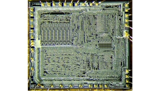 Intels dritter Mikroprozessor war der 8-bit 8080. Er hatte 6.000 Transistoren und wurde mit 2 MHz getaktet. 
