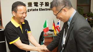 Bei Kingstate in Taipeh wurde jeder einzeln begrüßt. Kingstate wurde 1977 gegründet und stellt Summer, Lautsprecher, Mikrofone und weiteres Audio-Zubehör her.