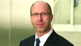 Wilfried Schmitz, Geschäftsführer der CTX Thermal Solutions GmbH: „Hartgelötete Kühlkörper erreichen deutlich bessere Übergangswiderstandswerte als herkömmliche Kühlkörper in Modulbauweise.“ (Bild: Elektronik)