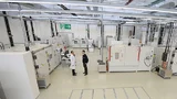 Bild 1. Blick in die Testräume für Lebensdauerprüfungen im Battery Testhouse der SGS in München