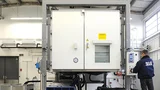 Aufbau eines Vibrationstests für Traktionsbatterien mit überlagertem Temperaturprofil und Bestromung