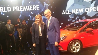 Mit dem neuen Astra das Image aufpolieren? Das ist Mary Barra, CEO von General Motors und Karl-Thomas Neumann, Vorstandsvorsitzender von Opel gut gelungen.