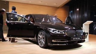 Kein Wankeln und Wanken: Der neue 7er stand fest auf dem 12.000 m2 großen BMW-Stand.