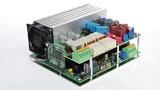 Mit dem vom Fraunhofer ISE entwickelten Wechselrichter lassen sich jährlich bis zu 40 Prozent der Kosten einsparen