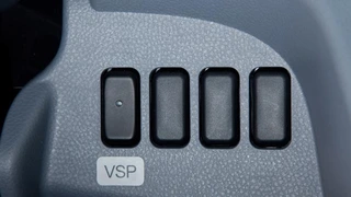 Damit Fußgänger das leise Fahrzeug auch hören, gibt es das Warnsystem Vehicle Sound for Pedestrians.