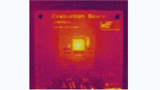 Je länger das mit Standardleiterplatte bestückte Evaluation Board betrieben wird, desto deutlicher wird der Hot Spot bei der Wärmebilduntersuchung erkennbar