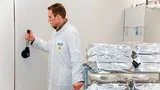 Displays sollten dunkel bei einer Temperatur zwischen 0 und 35 °C und geringer relativer Luftfeuchtigkeit gelagert werden