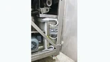 Ein diagonaler Träger auf der Rückseite der CNC-Bearbeitungsmaschine von Trima beschränkt die Platzierung der einzelnen Kabeldurchführungen und erschwert die Montage