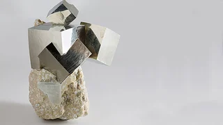 Pyrit wird auch Narrengold oder Katzengold genannt und wird nun als Kathoden-Material verwendet.
