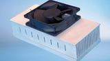 Kompakte Hochleistungskühlkörper  wie beispielsweise modular aufgebaute  hartgelötete Aluminiumkühlkörper sorgen in  Kombination mit Lüftern für eine effektive Kühlung.