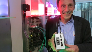 Hans-Jürgen Hilscher präsentiert das Edge Gateway