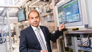 Armin Schlenk von Yaskawa