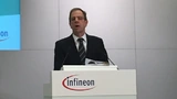 Infineons CEO Dr. Reinhard Ploss: "Notbremsassistenten kosten (dank Halbleitern) weniger als Metallic-Lackierung".