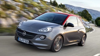 Gut vernetzt: Der neue Opel Adam mit IntelliLink R4.0.
