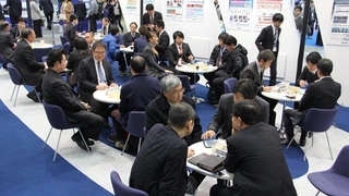 Zu den 810 Ausstellern gehören auch 50 Halbleiter-Hersteller wie Renesas, ST Microelectronics, Xilinx und On Semiconductor.