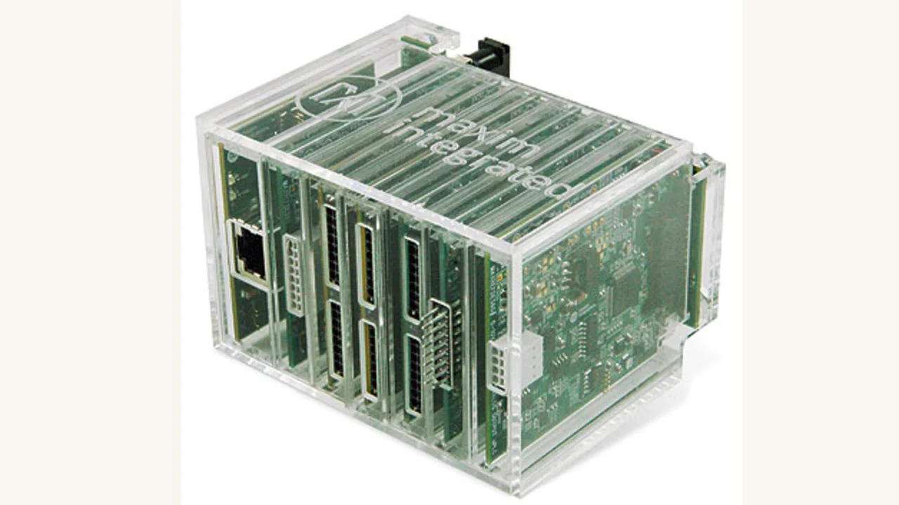 Die Micro-PLC-Demonstrationsplattform von Maxim zeigt, wie viel Platz sich sparen lässt, wenn sich Ingenieure die neuesten Fortschritte in der Analogintegration zunutze machen