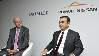 Platz 40: Carlos Ghosn ist seit 1996 bei Renault und leitet das Unternehmen seit 2005. Hier ist er im Gespräch mit seinem Nachfolger als ACEA-Präsident, Dieter Zetsche.
