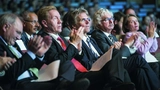 Auditorium des Mikrosystemtechnik-Kongresses 2015 mit den Eröffnungsrednern: MinDir. Prof. Dr. Wolf-Dieter Lukas (links), Bundesministerium für Bildung und Forschung, und Prof. Dr. Holger Hanselka (Mitte), Präsident des Karlsruher Instituts für Techn