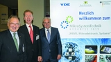 Peter Hofelich (links), Staatssekretär im Ministerium für Finanzen und Wirtschaft Baden-Württemberg, und MinDir. Prof. Dr. Wolf-Dieter Lukas (Mitte), BMBF und Dr. Hans Heinz Zimmer (rechts).