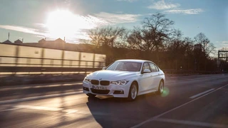 Mit dem 330e erweitert BMW seine 3er Reihe um eine Variante mit Plug-in-Hybrid-Antrieb.