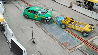 ADAC entwickelt neues Crash-Test-Verfahren.