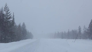 Bei solchen Winterbedingungen sind funktionierende aktive und passive Sicherheitssysteme ein Muss.