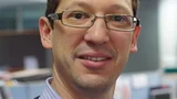 Dr. Guillaume Fichet ist Projektmanager bei Flex­Enable. Er graduierte von der European School of Chemistry, Polymers and Material Science (ECPM, Straßburg) und erwarb im Jahr 2005 seinen Doktortitel in organischer Elektronik an der University of Cam