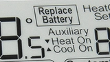 Die energieeffizienten und auch im Sonnenlicht gut ablesbaren  elektrophoretischen Displays (E-Paper) verbrauchen bei statischen Informationen keinen Strom.