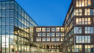 Der Eingang der neuen Deutschlandzentrale von Mitsubishi Electric in Ratingen.