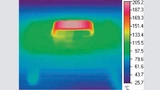 Bild 2b: Das Wärmebild zeigt, dass die Lötverbindungen bei etwa +110 °C bleiben, selbst wenn die Bauteiltemperatur +200 °C übersteigt 