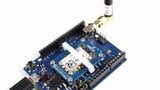 Bild 2: Radino-Modul Leonardo mit RadinoWiFi und RP-SMA-Antenne
