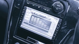Head Unit im Auto