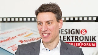 Volker Schumann, Toshiba Electronics Europe  »Es wird in vielen Bereichen  auf Ethernet gewechselt,  das gilt besonders für das  Infotainment-Segment.«