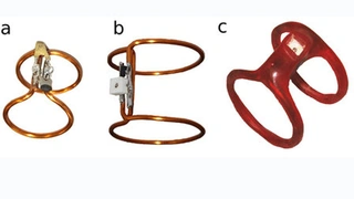 Konkret geht es um die Verstärkung des magnetischen Wechselfeldes des MRTs (und nicht um das starke statische Feld zur Ausrichutng der Kernspins). Das Forscherteam um den Gruppenleiter Dr. Jan-Bernd Hövener an der Klinik für Radiologie des Universitä