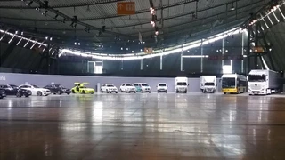 Daimler zeigte auf dem TechDay sein Portfolio im Bereich E-Mobility: vom Stadtflitzer Smart über den Sportwagen SLS AMG electric drive bis hin zum Bus und Lkw.