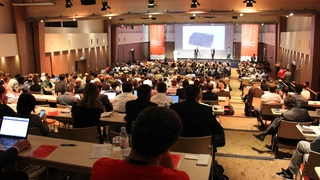 Rund 400 Teilnehmer aus 20 Ländern hörten sich 30 Präsentationen an und konnten 30 Live-Demos bewundern.